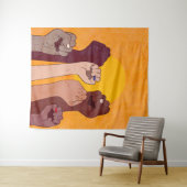 黄色い太陽の上で拳を上げた手 タペストリー (インサイチュ(横))