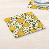 黄色い梨の葉白い背景 スクエアペーパーコースター (アングル)