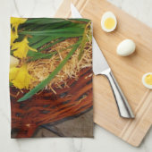 黄色い水仙とフローラのイースター卵のバスケット キッチンタオル (四つ折り)