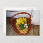 黄色い水仙とフローラのイースター卵のバスケット シーズンポストカード (正面/裏面)