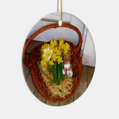 黄色い水仙とフローラのイースター卵のバスケット セラミックオーナメント (右)
