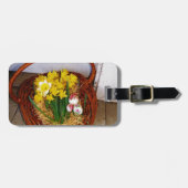 黄色い水仙とフローラのイースター卵のバスケット ラゲッジタグ (正面横)