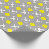 黄色い水玉模様および無人機 ラッピングペーパー (角)