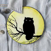 黄色い水色の月を持つ怖いヴィンテージフクロウ 缶バッジ (インサイチュ)