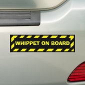 黄色い注意のステッカーの上のWhippet バンパーステッカー (車上)