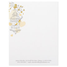 黄色い灰色の2羽の鳥が鳥かごの文字を開けます