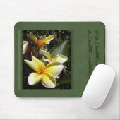 黄色い熱帯プルメリアの花 マウスパッド (マウス)