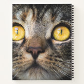 黄色い目の猫のクローズアップ ノートブック (裏面)
