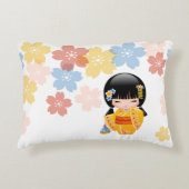黄色い着物の芸者さん　こけし人形 アクセントクッション (正面)