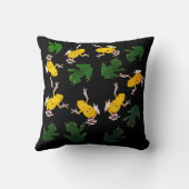 黄色い緑のカエルのパターン クッション (裏面)