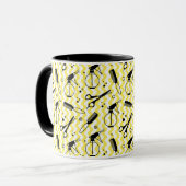 黄色い美容院用具パターン マグカップ (正面左)