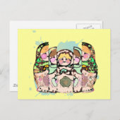 黄色い背景に人形をネストする –  ポストカード (正面/裏面)