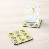 黄色い背景に単色の花 コースター (右側)