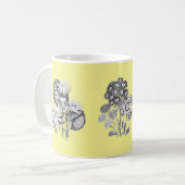 黄色い背景に単色の花 コーヒーマグカップ (正面左)