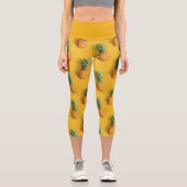 黄色い背景に甘い味のパイナップル深い カプリレギンス (正面)