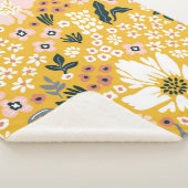 黄色い背景に美しい庭の花。海 シェルパブランケット (3/4)