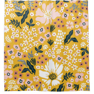 黄色い背景に美しい庭の花。海 シャワーカーテン