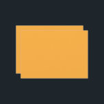 黄色い背景にAの付いた セーブザデート<br><div class="desc">デザインは明るい黄色の正方形で、色は均一。目に見えるテクスチ無地のャやパターンのない平坦なサーフェスのように見える。黄色の色はフレーム全体で一貫しており、イメージとイメージシンプルを作成し鮮やかている。</div>