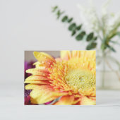 黄色い花およびしぶきの郵便はがき ポストカード (スタンド正面)