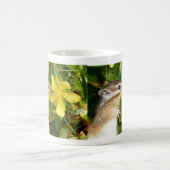 黄色い花およびシマリス(4) コーヒーマグカップ (中央)