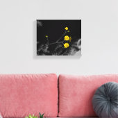 黄色い花が咲き誇る木の下に咲く8 x 10 キャンバスプリント (インサイチュ (リビング))