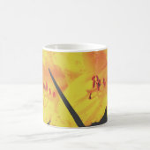 黄色い花が2つ コーヒーマグカップ (中央)