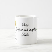 黄色い花と太陽のパーソナライズされた光 コーヒーマグカップ (中央)