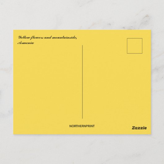 黄色い花と山の側のアルメニアのはがき ポストカード (裏面)