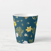 黄色い花と白いバラ カフェラテマグ (正面)