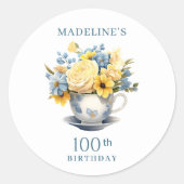 黄色い花と青い花のティーカップ 100歳の誕生日 ラウンドシール (正面)