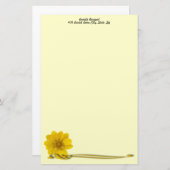 黄色い花の写真とフィリパーソナライズされたグリー 便箋 (正面/裏面)