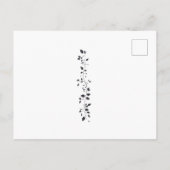 黄色い花の前でくつろぐニワトリたち ポストカード (裏面)