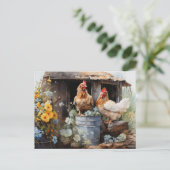 黄色い花の前でくつろぐニワトリたち ポストカード (スタンド正面)