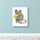 黄色い花を持つネズミ キャンバスプリント (インサイチュ (ウッドフロア))