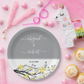 黄色い花を持つ灰色の枝、イニシャル結婚ズ ペーパープレート (パーティー)