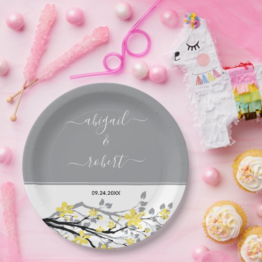 黄色い花を持つ灰色の枝、イニシャル結婚ズ ペーパープレート (パーティー)