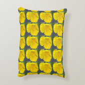 黄色い花形枕 アクセントクッション (裏面(縦))