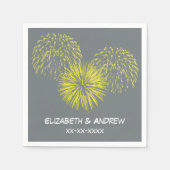 黄色い花火、木炭BGの一流のモノグラム スタンダードカクテルナプキン (正面)