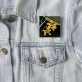 黄色い花 缶バッジ (インサイチュ)