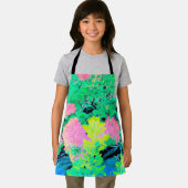 黄色い葉のピンクのあじさい園 エプロン (インサイチュ)