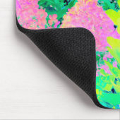 黄色い葉のピンクのあじさい園 マウスパッド (コーナー)