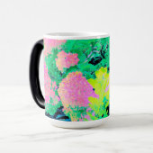 黄色い葉のピンクのあじさい園 モーフィングマグカップ (正面左)