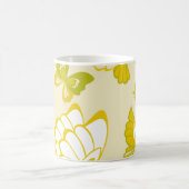 黄色い蝶のパターン コーヒーマグカップ (中央)