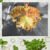 黄色い蝶の蘭の花 キッチンタオル (折り畳み)