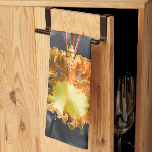 黄色い蝶の蘭の花 キッチンタオル (三つ折り)