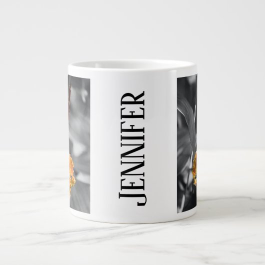 黄色い蝶の蘭の花 ジャンボコーヒーマグカップ (正面)