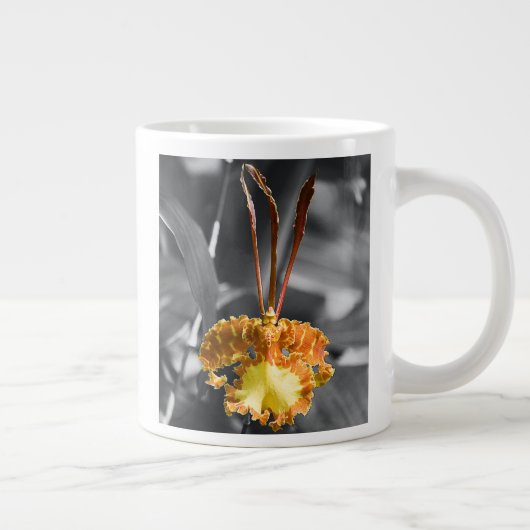 黄色い蝶の蘭の花 ジャンボコーヒーマグカップ (右)