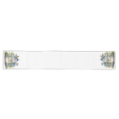 黄色い蝶を持つ青い白いコテージ ロングテーブルランナー (横)