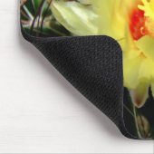 黄色い釣鉤のサボテンの花 マウスパッド (コーナー)