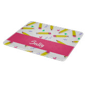 黄色い鉛筆と白いスクラブ カッティングボード (角)